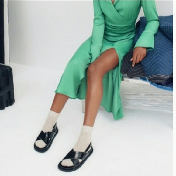 Zara Cross Strap Flat Sandals - Picture 4 of 11